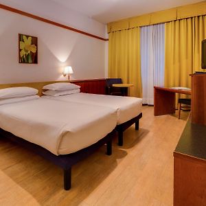 Camera classica con letto queen size